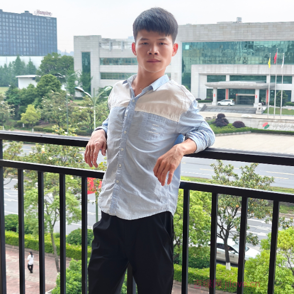 湖南28岁单身帅哥真诚找对象-黔东南征婚相亲网